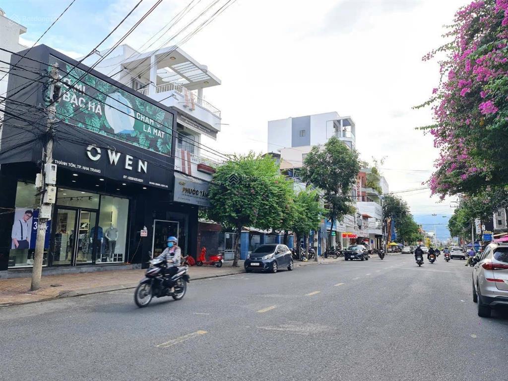Bán nhà góc 2 tầng mặt tiền đường lý thánh tôn  giá 28 tỷ  tp nha trang, ngay sát biển