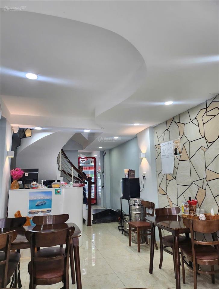Bán nhà 4 tầng kp hàn mặt tiền đường ngô thời nhiệm, kinh doanh sầm uất, đang cho thuê 33 tr/tháng