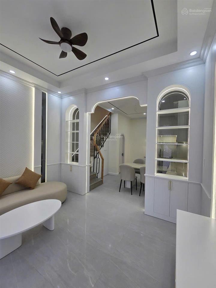 Bán nhà 4 tầng kiên cố ngay trung tâm tp nha trang, gần sát biển, sổ hồng đầy đủ giá rẻ chỉ 4,8 tỷ