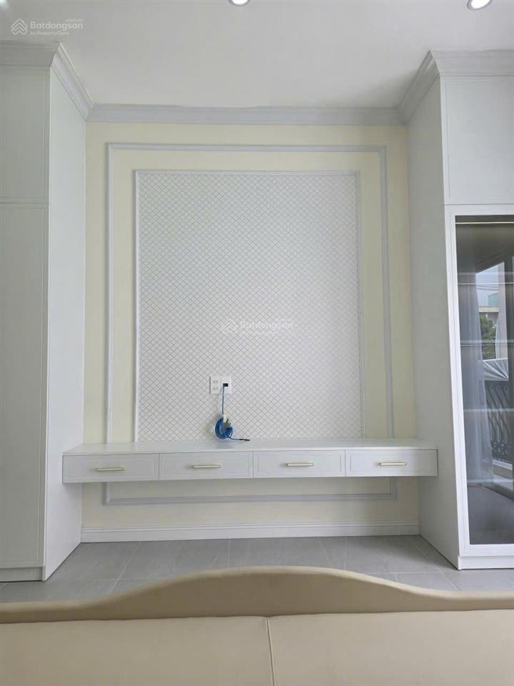 Bán nhà 4 tầng kiên cố ngay trung tâm tp nha trang, gần sát biển, sổ hồng đầy đủ giá rẻ chỉ 4,8 tỷ