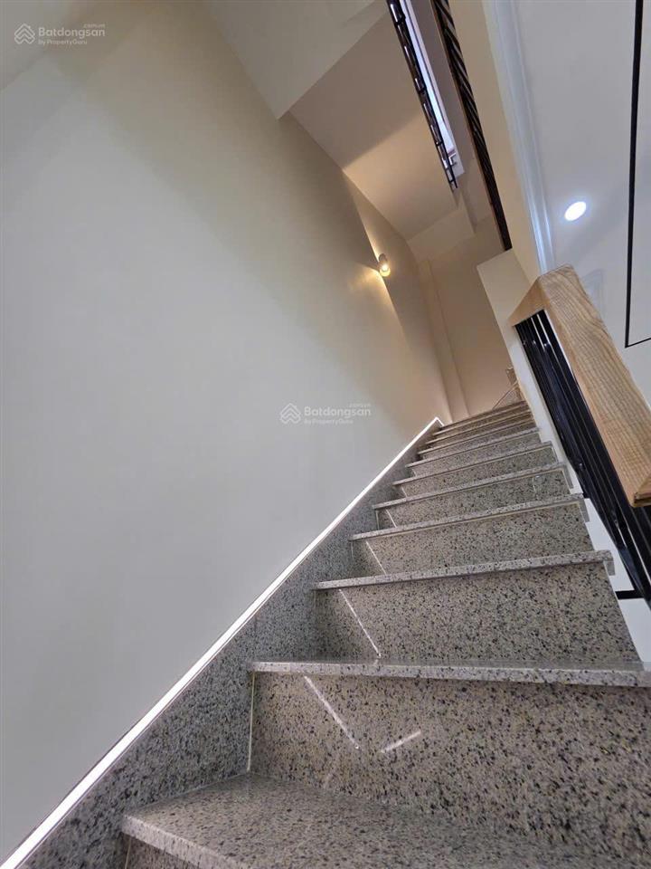 Bán nhà 4 tầng kiên cố ngay trung tâm tp nha trang, gần sát biển, sổ hồng đầy đủ giá rẻ chỉ 4,8 tỷ