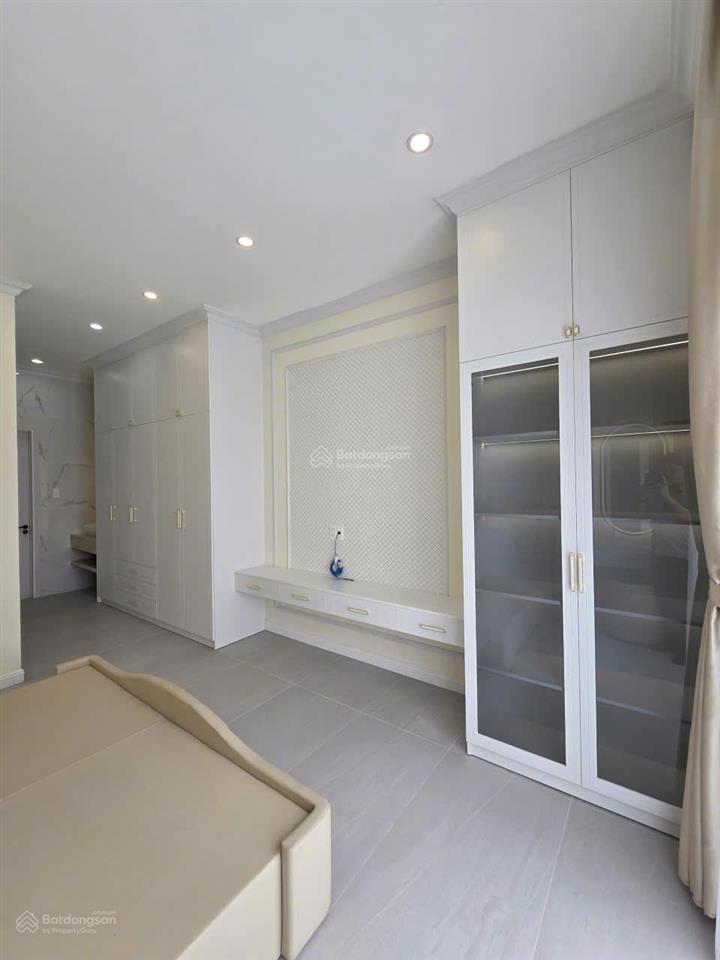 Bán nhà 4 tầng kiên cố ngay trung tâm tp nha trang, gần sát biển, sổ hồng đầy đủ giá rẻ chỉ 4,8 tỷ