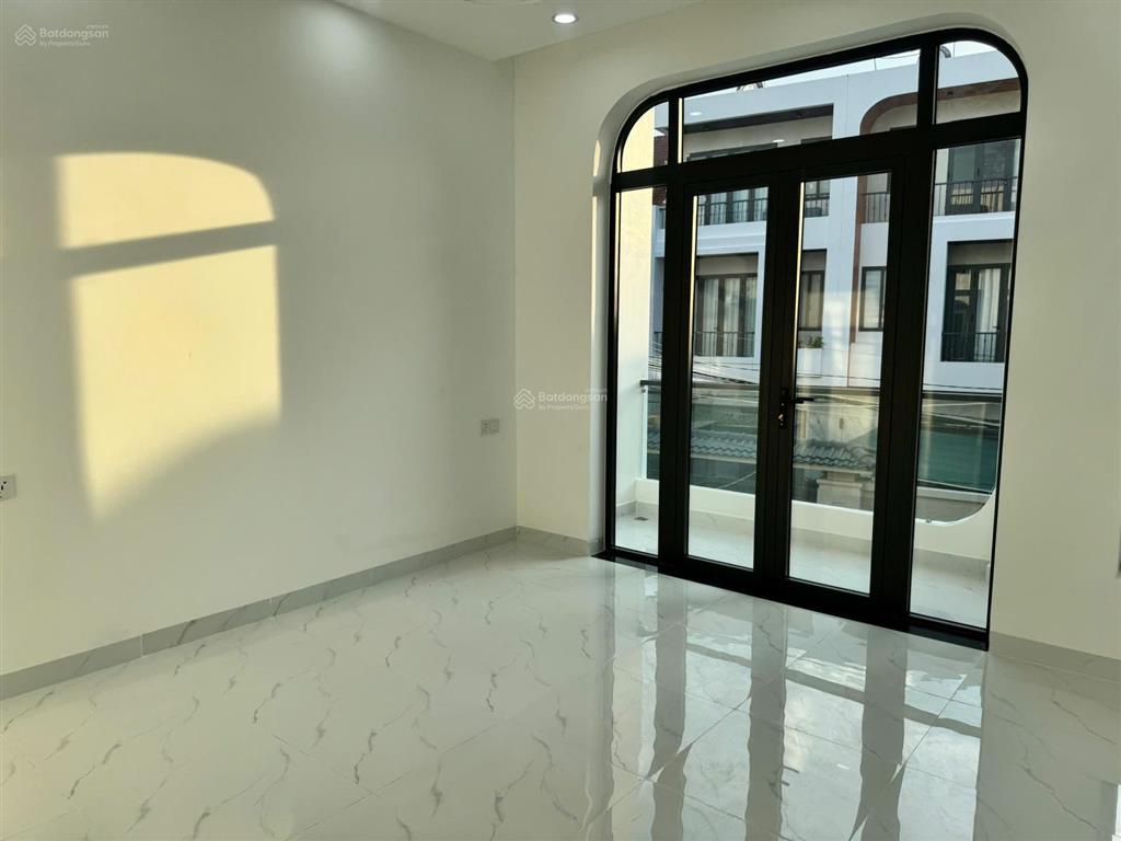 Chỉ 7tỷ 950 tr siêu phẩm nhà phố biển đường nguyễn biểu, gần sát biển, 1 trệt 2 lầu