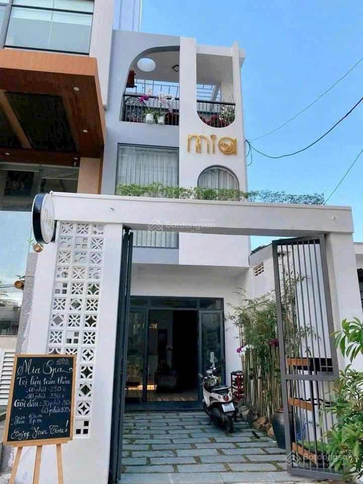Bán nhà quân trấn (đường 10m), hùng vương, lộc thọ, nha trang gần biển, nhà 3 tầng