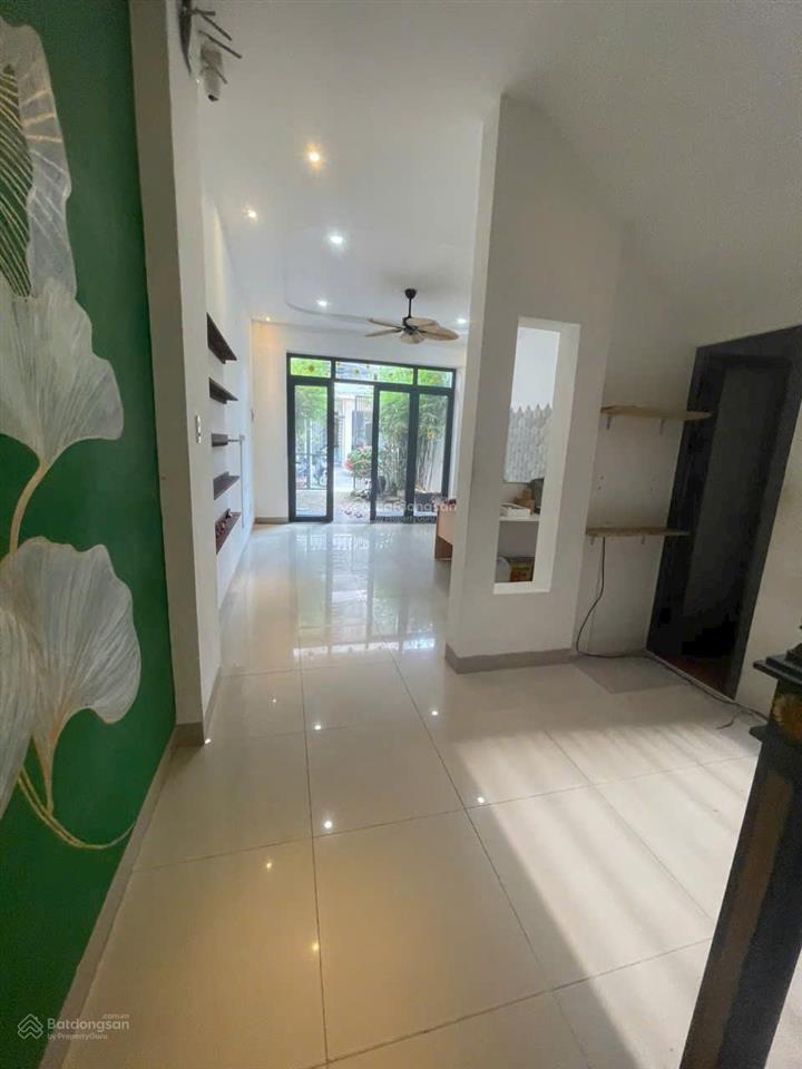 Bán nhà quân trấn (đường 10m), hùng vương, lộc thọ, nha trang gần biển, nhà 3 tầng