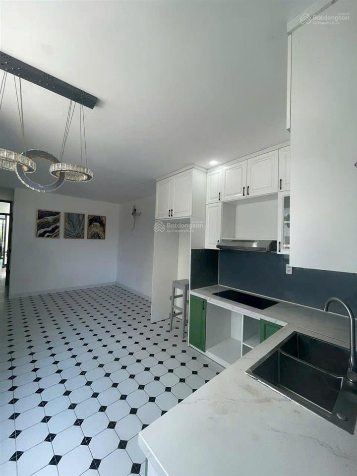 Bán nhà quân trấn (đường 10m), hùng vương, lộc thọ, nha trang gần biển, nhà 3 tầng