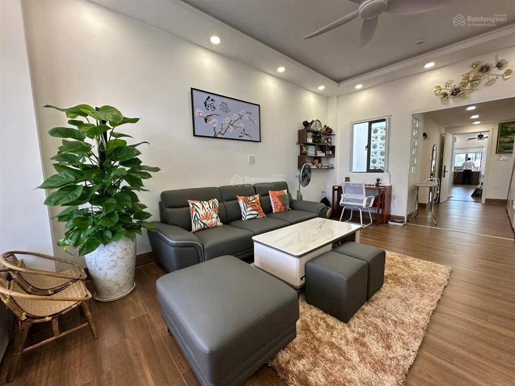 Bán nhà đẹp 4 tầng mặt tiền ngô gia tự, có thang máy