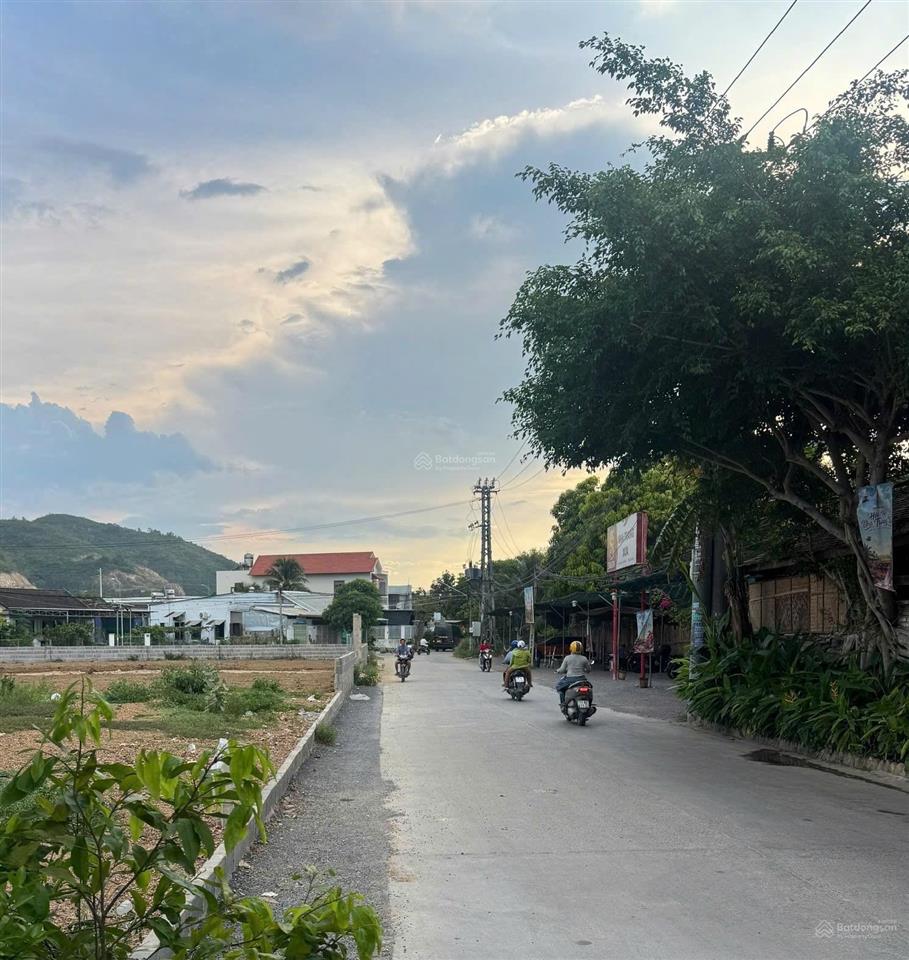 Bán lô đất thổ cư mặt tiền đường thái thông, đối diện nha trang xưa, vĩnh thái