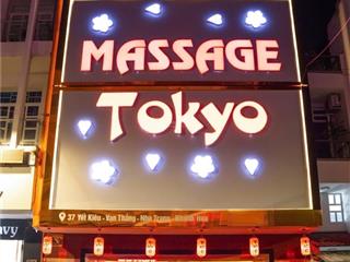 Bán tòa nhà 11 tầng, sát biển nha trang. đang cho thuê massage 110 triệu/tháng