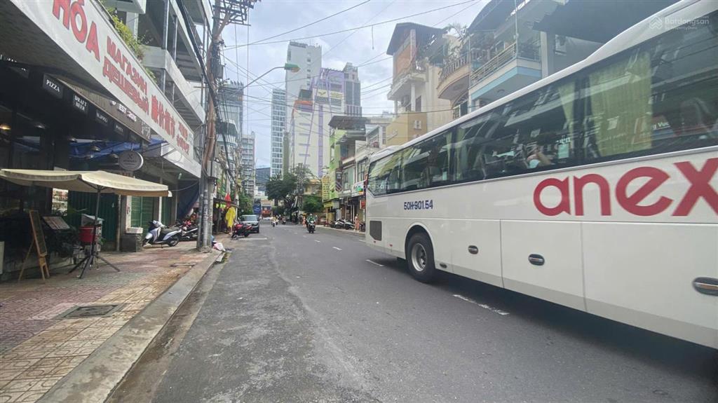Bán nhà đẹp 2,5 tầng kiên cố ngay mặt tiền hùng vương khu phố tây nha trang, đang cho thuê tốt
