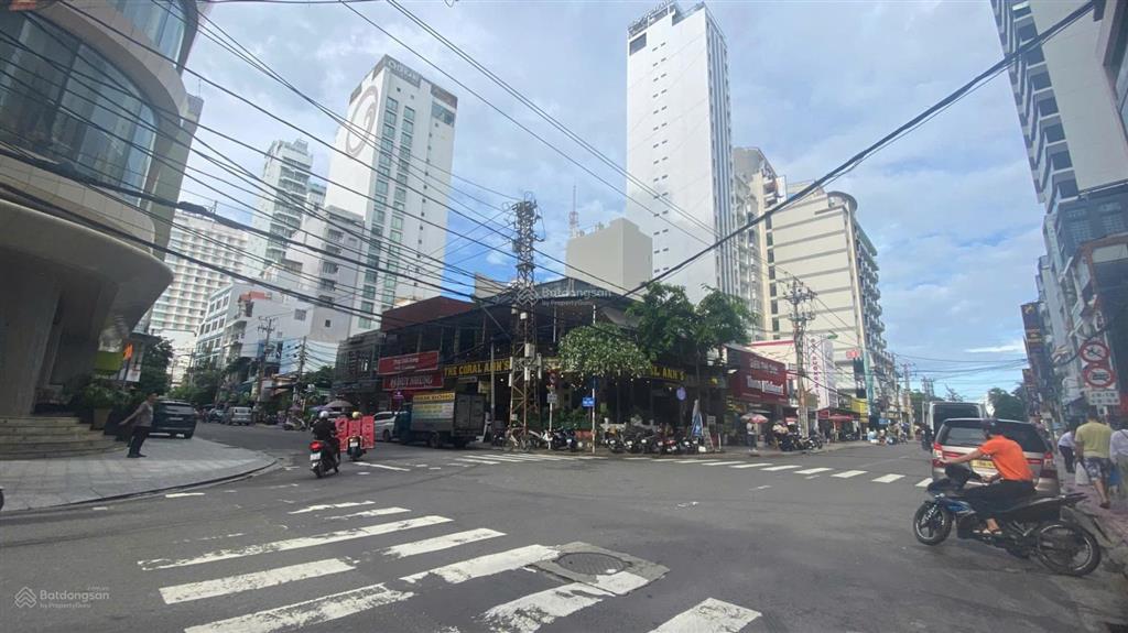 Bán nhà đẹp 2,5 tầng kiên cố ngay mặt tiền hùng vương khu phố tây nha trang, đang cho thuê tốt