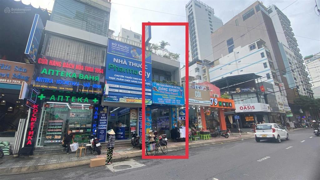 Bán nhà đẹp 2,5 tầng kiên cố ngay mặt tiền hùng vương khu phố tây nha trang, đang cho thuê tốt