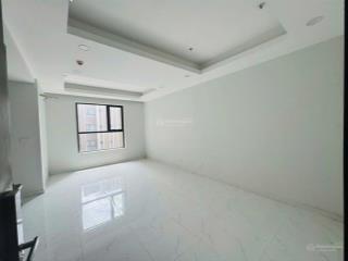 Opalskyline cho thuê căn studio có máy lạnh, rèm, giàn phơi. giá 4 trịêu/ tháng.  0907 594 ***
