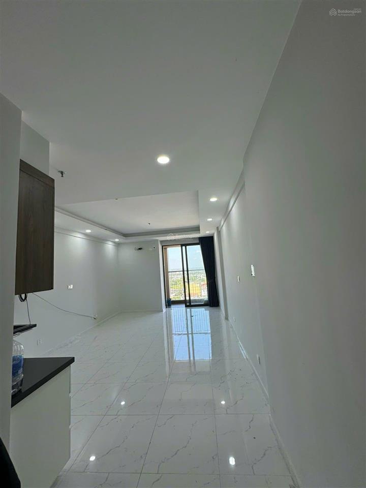 Cho thuê opal skyline căn studio có ban công giá 4,2tr tháng.  0907 594 *** xem nhà