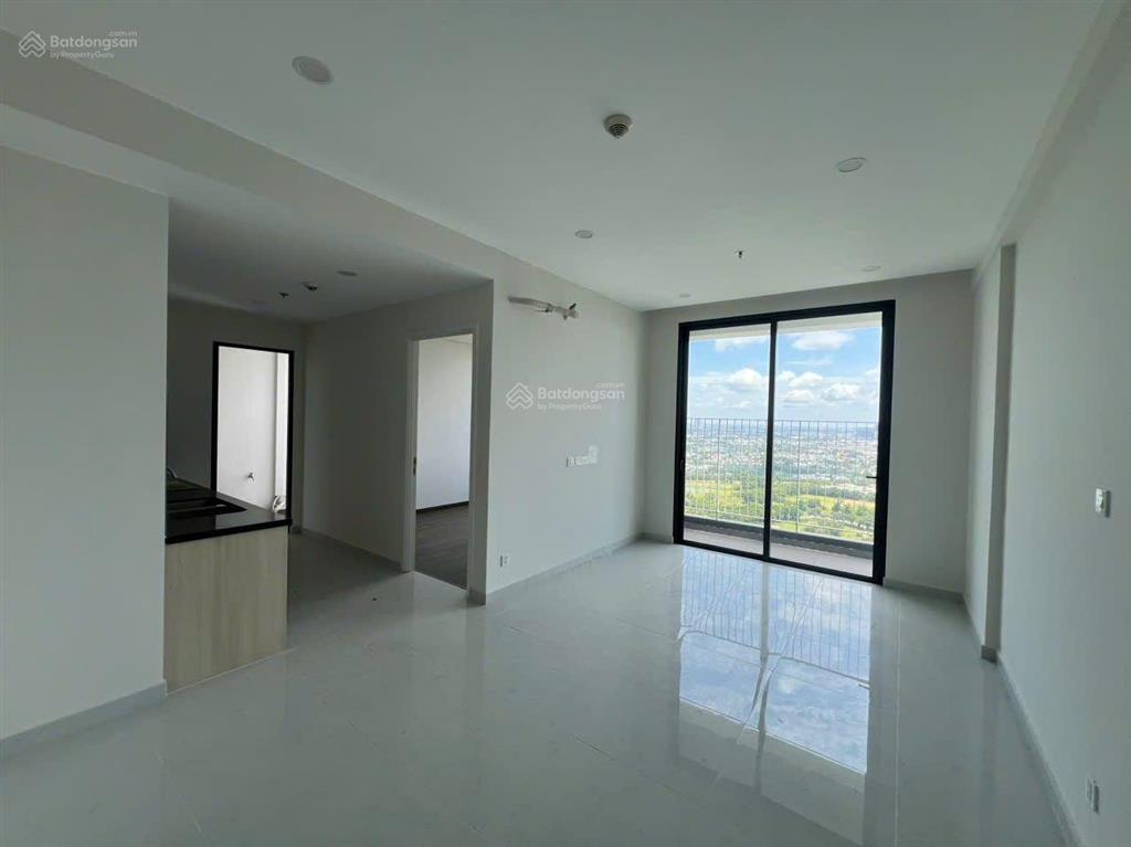 Cho thuê căn 2pn a&t. hỗ trợ lắp rèm, giàn phơi. giá 6 triệu/tháng.  0907 594 *** xem nhà