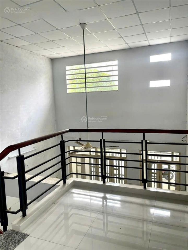 Cần bán nhà 2 tầng đường xe tải 10m nguyễn văn tạo, nhà bè. sổ hồng riêng, hoàn công đủ