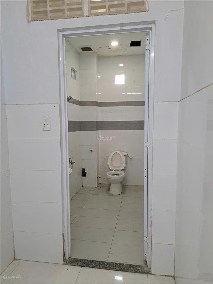 Cần bán nhà 2 tầng đường xe tải 10m nguyễn văn tạo, nhà bè. sổ hồng riêng, hoàn công đủ
