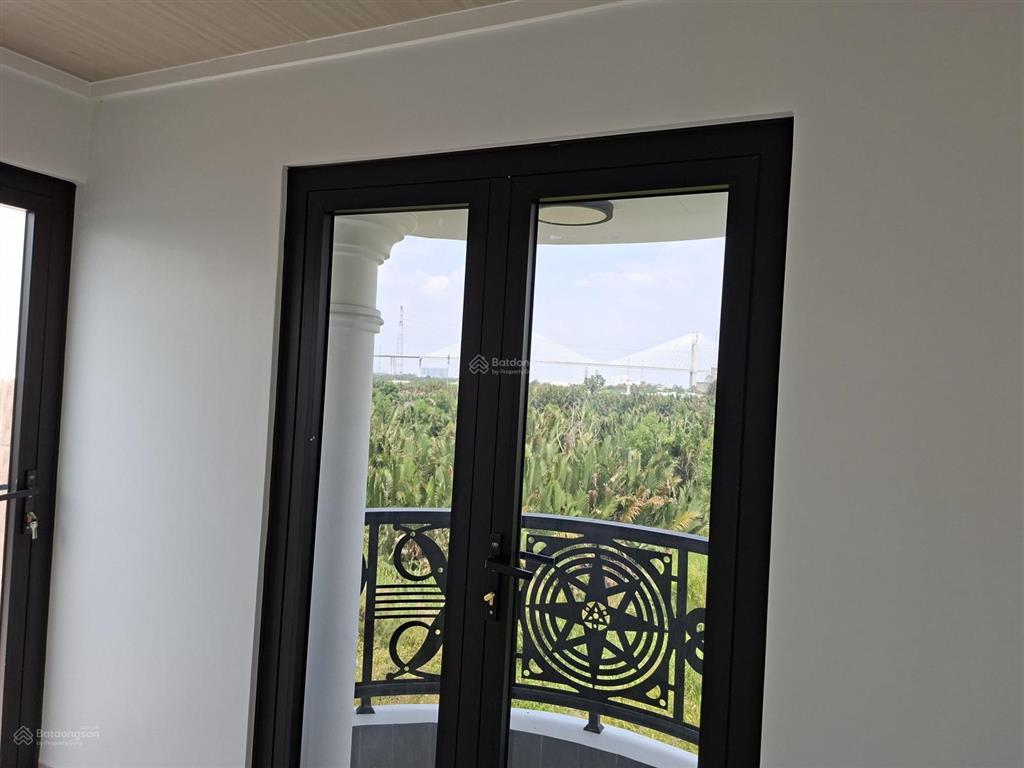 Cần bán nhà 1 trệt, 1 lửng, 2 lầu, sân thượng có hồ bơi, thang máy tại nguyễn văn tạo, nhà bè