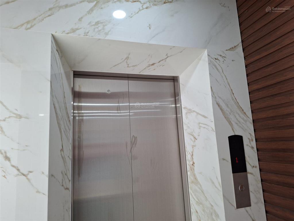 Cần bán nhà 1 trệt, 1 lửng, 2 lầu, sân thượng có hồ bơi, thang máy tại nguyễn văn tạo, nhà bè