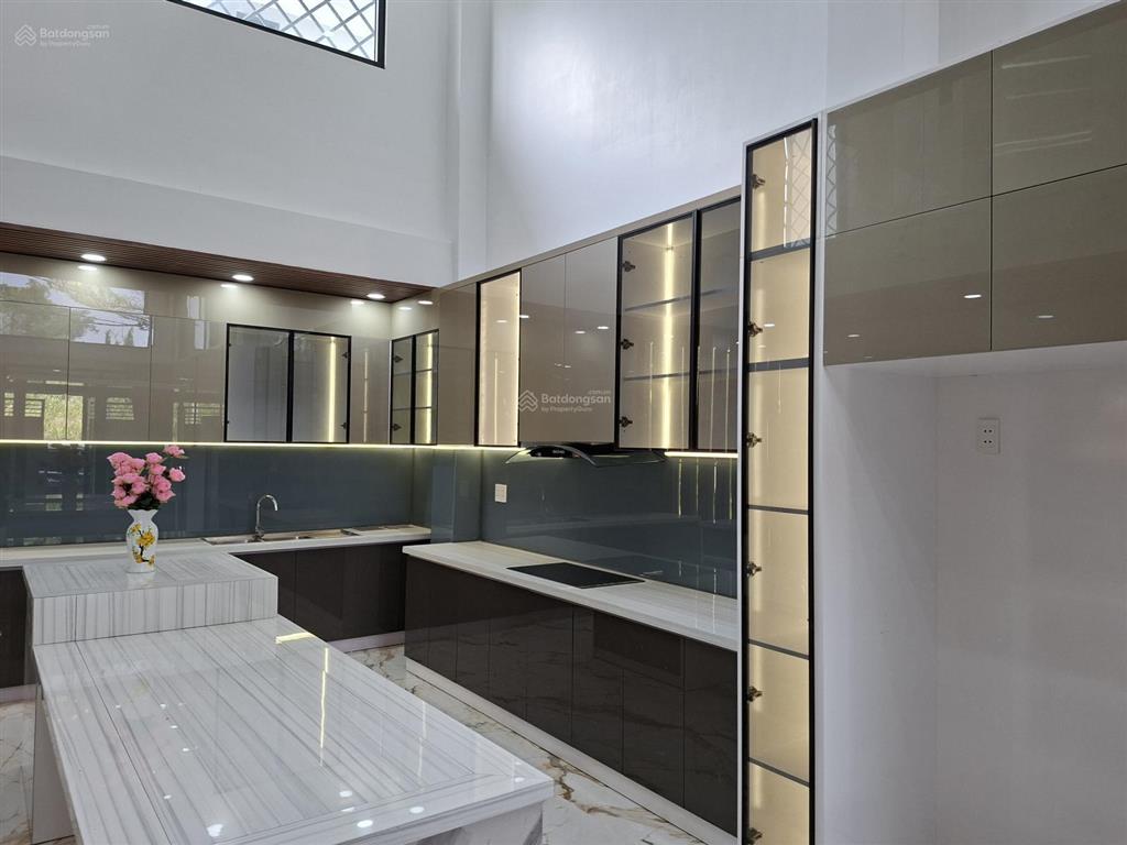 Cần bán nhà 1 trệt, 1 lửng, 2 lầu, sân thượng có hồ bơi, thang máy tại nguyễn văn tạo, nhà bè