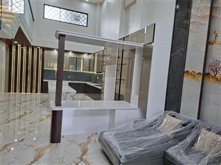 Cần bán nhà 1 trệt, 1 lửng, 2 lầu, sân thượng có hồ bơi, thang máy tại nguyễn văn tạo, nhà bè