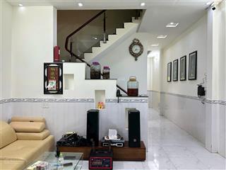 Bán nhà 2 tầng đường nhựa có sân rộng rãi để xe hơi tại nguyễn văn tạo