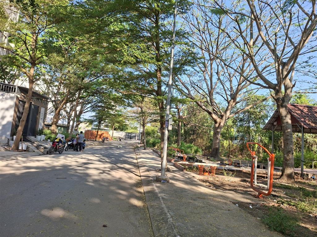 Cần bán đất thổ cư 2 mặt tiền trước sau hẻm xe tải 1764 lê văn lương, nhà bè
