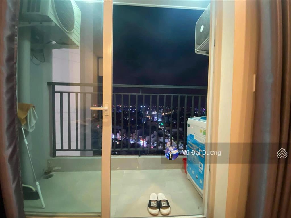 Cho thuê căn 2pn full đồ shp plaza giá 9 triệu/tháng bao phí quản lý + internet.