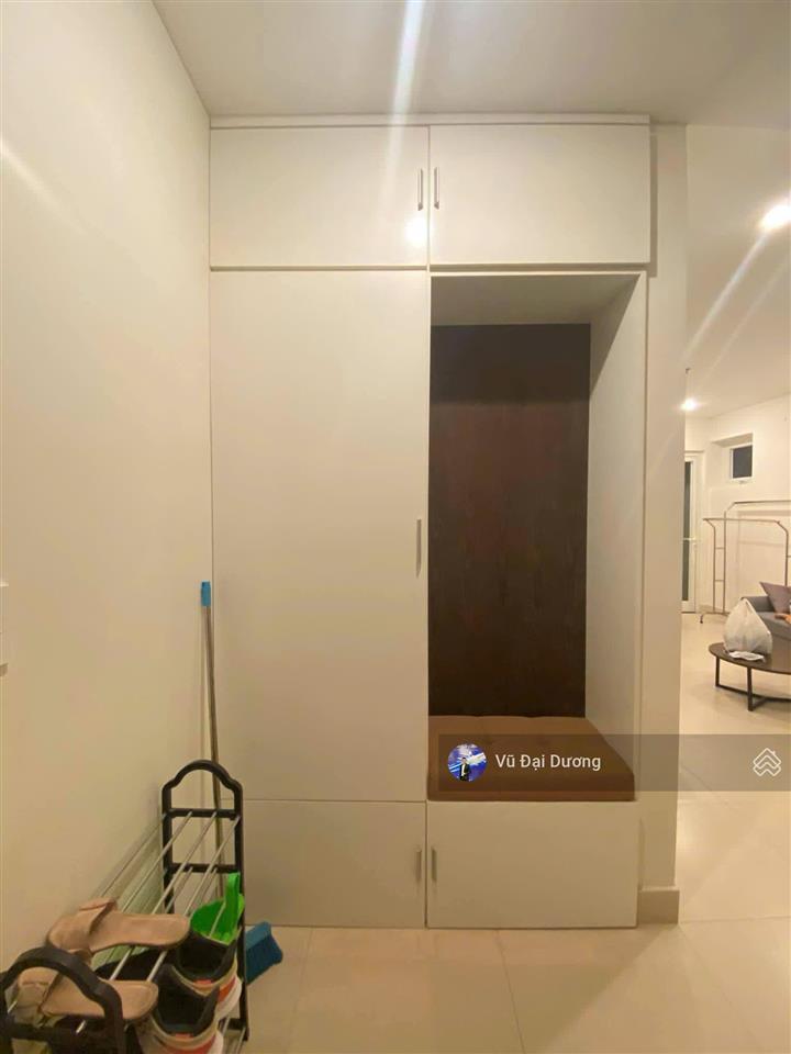 Cho thuê căn 2pn full đồ shp plaza giá 9 triệu/tháng bao phí quản lý + internet.