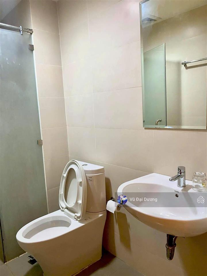Cho thuê căn 2pn full đồ shp plaza giá 9 triệu/tháng bao phí quản lý + internet.