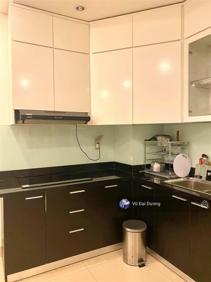 Cho thuê căn 2pn full đồ shp plaza giá 9 triệu/tháng bao phí quản lý + internet.