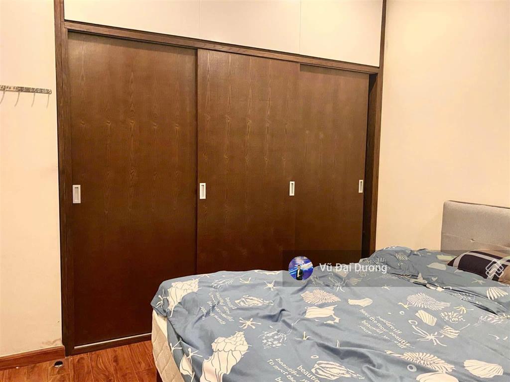 Cho thuê căn 2pn full đồ shp plaza giá 9 triệu/tháng bao phí quản lý + internet.