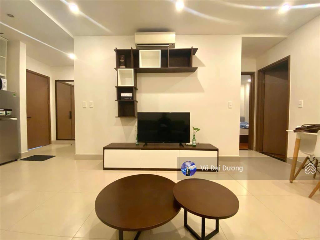 Cho thuê căn 2pn full đồ shp plaza giá 9 triệu/tháng bao phí quản lý + internet.