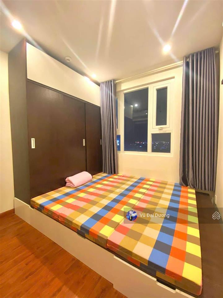 Cho thuê căn 2pn full đồ shp plaza giá 9 triệu/tháng bao phí quản lý + internet.