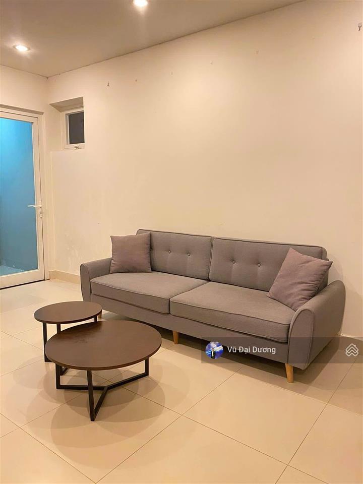 Cho thuê căn 2pn full đồ shp plaza giá 9 triệu/tháng bao phí quản lý + internet.