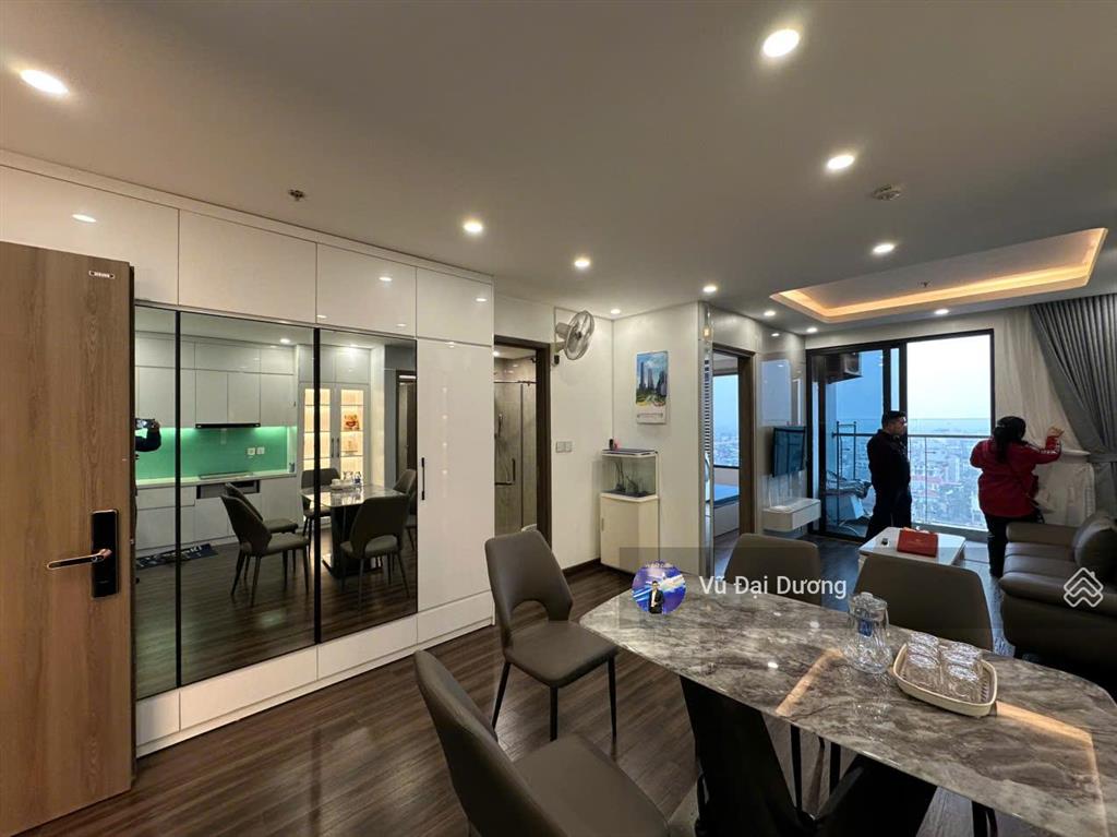 Cho thuê căn 2pn 2 wc nội thất đẹp, view võ nguyên giáp hoàng huy commerce.
