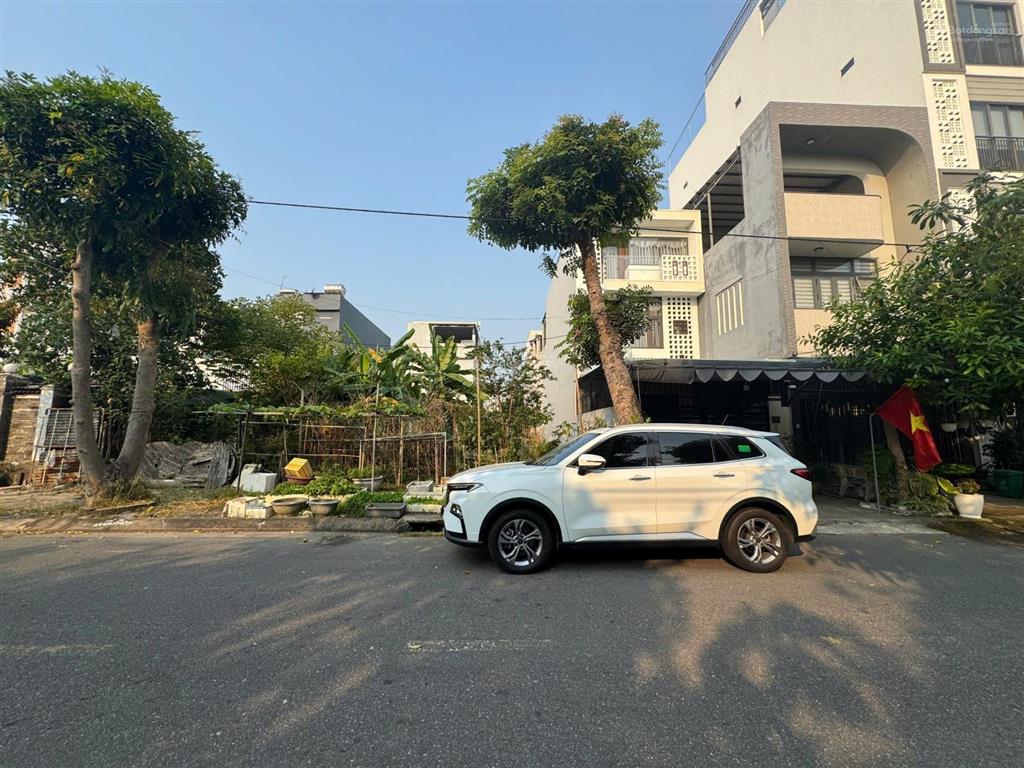 Cần bán lô đất đẹp  gđ 1  kđt nam việt á  đường nguyễn lữ