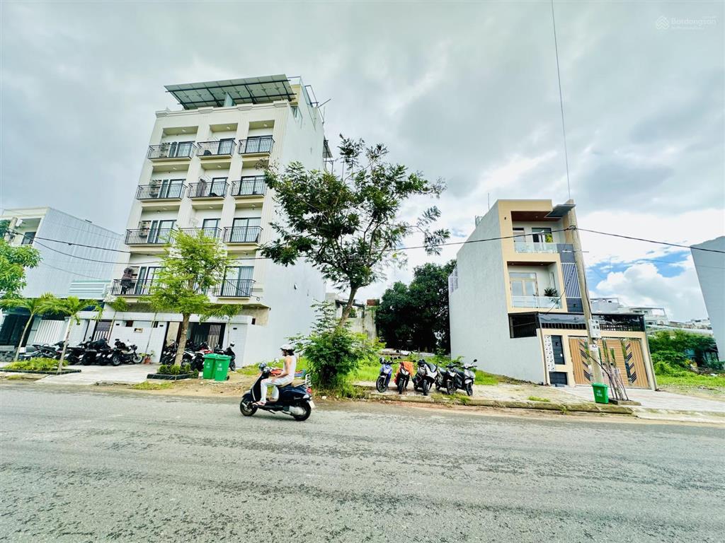 Lô đoàn khuê còn lại đẹp tại khu nam việt á giá tốt. gần tòa căn hộ