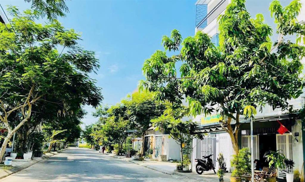 Cần bán lô đất đẹp  gd 1  kđt nam việt á  đường nguyễn lữ