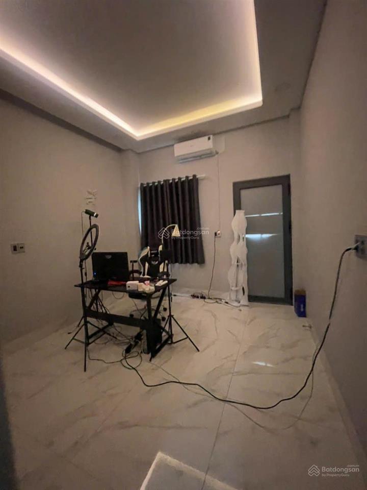 Cho thuê nhà hẻm 10m đường nguyễn gia trí quận bình thạnh dt 4,2x205 tầng. giá 35tr/tháng