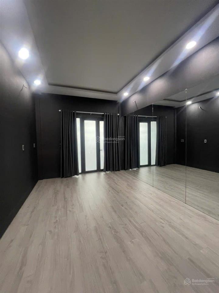 Cho thuê nhà hẻm 10m đường nguyễn gia trí quận bình thạnh dt 4,2x205 tầng. giá 35tr/tháng