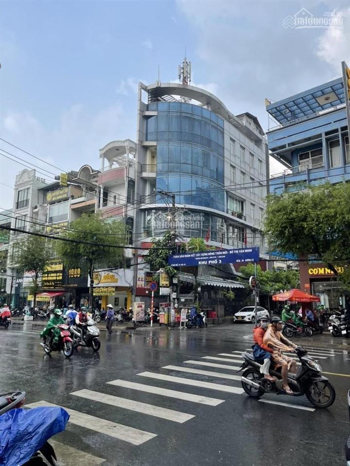 Cho thuê nhà mặt tiền âu cơ quận tân bình gần đồng đen, dt 4x22m  5 lầu thang máy. giá 30tr/tháng