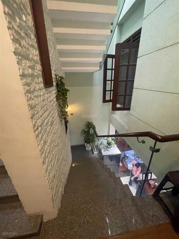 Cho thuê biệt thự góc 2 mặt tiền đường xô viết nghệ tĩnhhàng xanh dt 13x183 tầng. giá 55tr/tháng