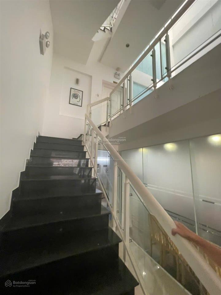 Cần tiền bán gấp tòa nhà văn phòng đường bình lợi quận bình thạnh dt 7x25m4 tầng. giá chỉ 24 tỷ