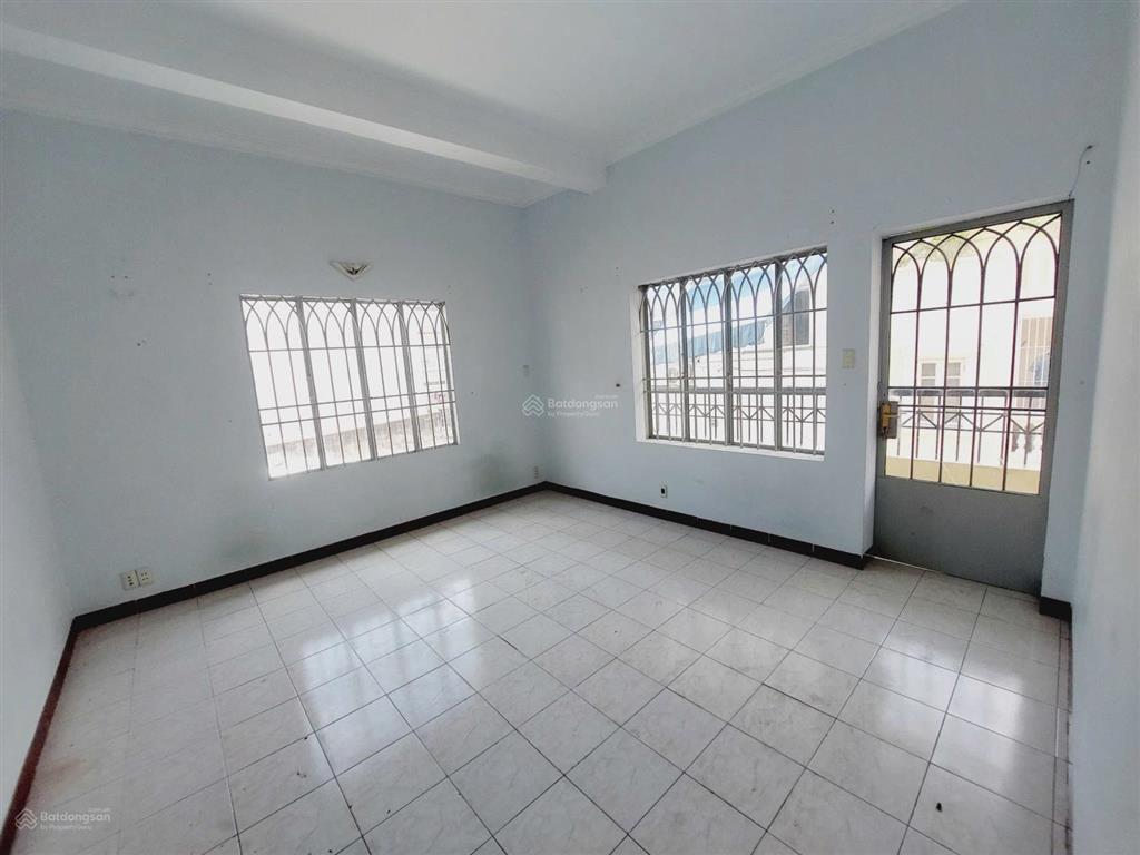 Cho thuê biệt thự phạm viết chánh, phường 19, quận bình thạnh giáp q.1. dt 11x18.3 tầng. giá 40tr