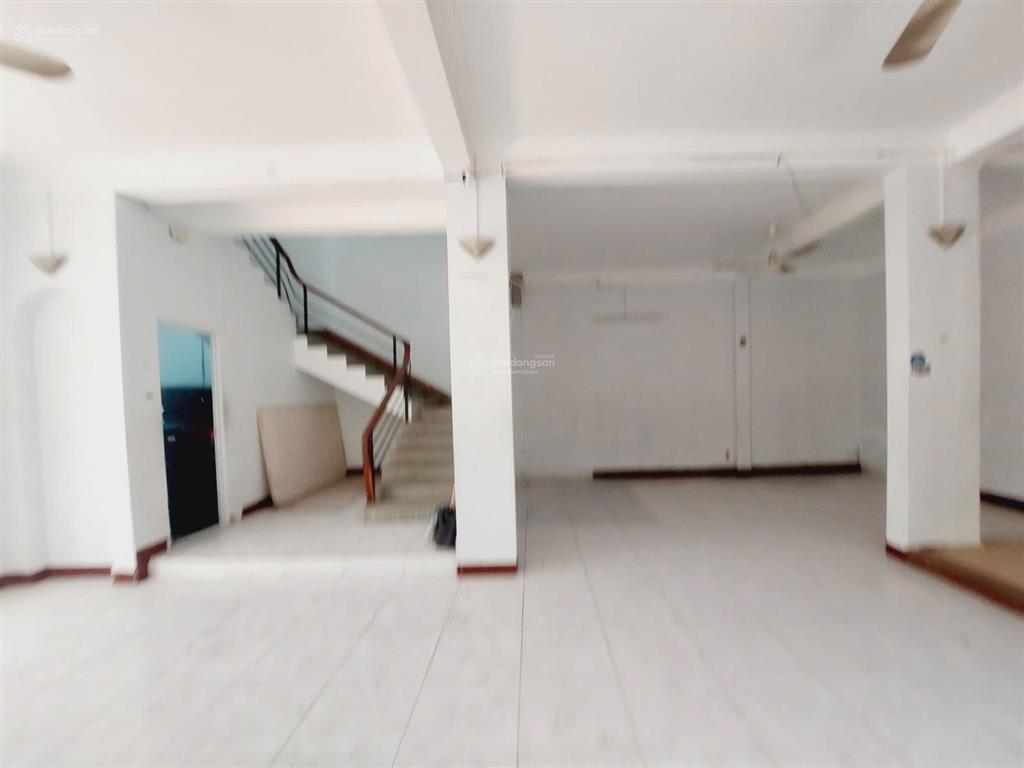 Cho thuê biệt thự phạm viết chánh, phường 19, quận bình thạnh giáp q.1. dt 11x18.3 tầng. giá 40tr
