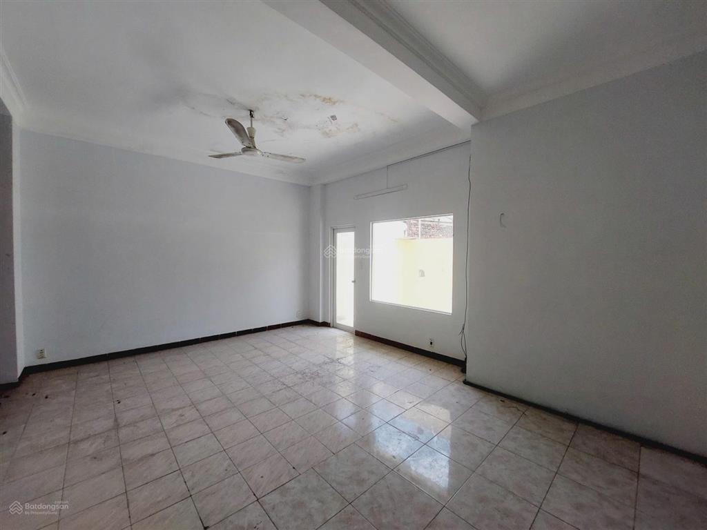 Cho thuê biệt thự phạm viết chánh, phường 19, quận bình thạnh giáp q.1. dt 11x18.3 tầng. giá 40tr