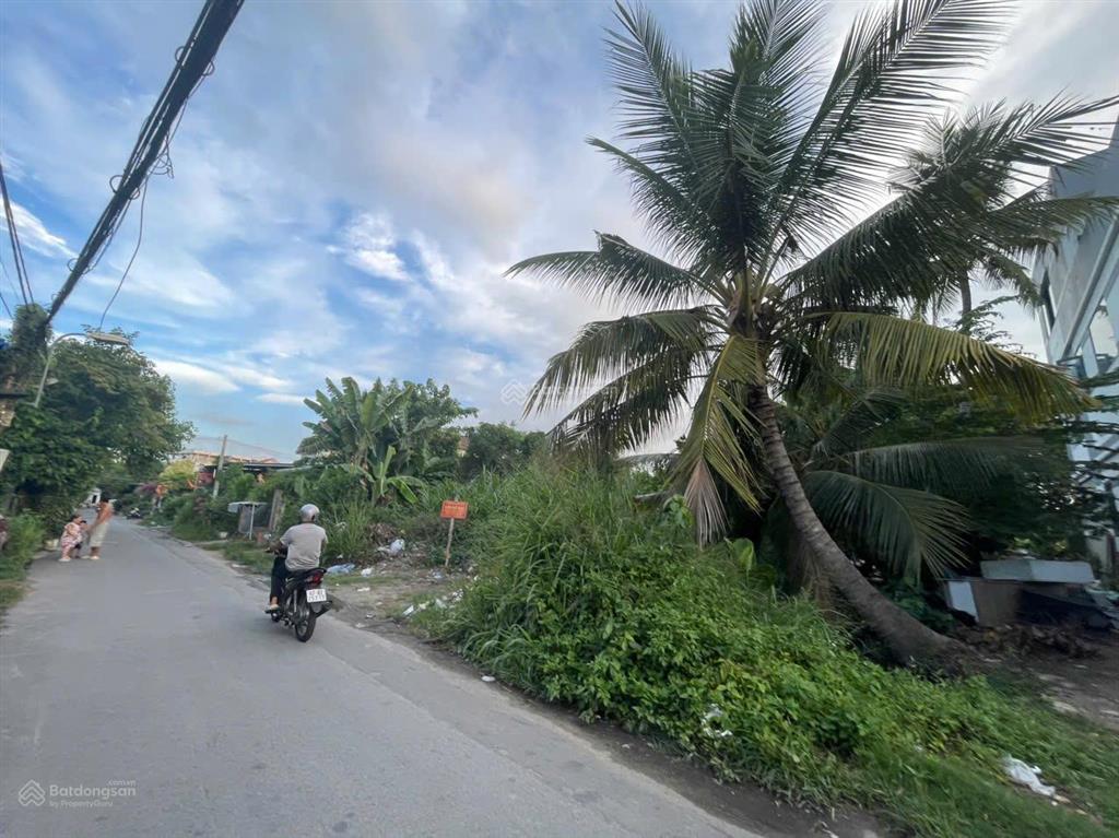 Cho thuê đất trống đường 36 ,đường 8m xe tải di chuyển thông thoáng dt 1700 m2 .giá thuê 25tr/tháng