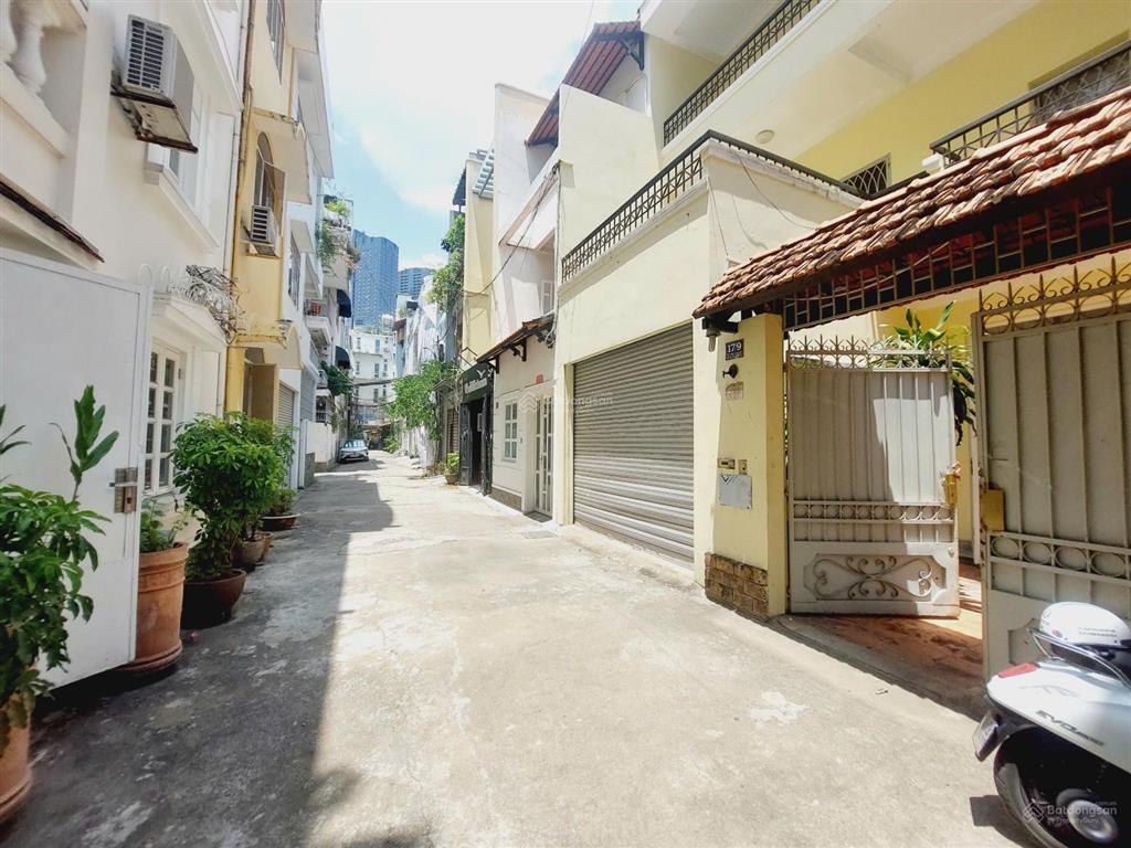 Bán gấp nhà phố hẻm 10m khu hoàng việt tân bình 5,2x28,5m  dtcn 133m2  4 tầng 21,5 tỷ