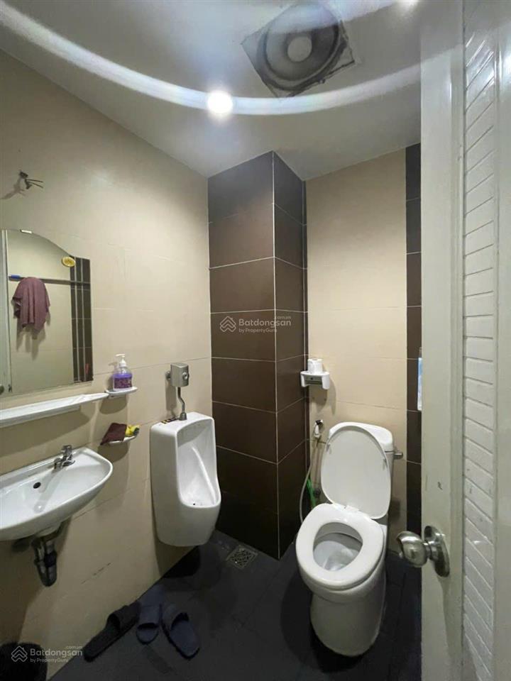 Cho thuê nhà nguyên căn đường điện biên phủ quận bình thạnh dt 4x20  hầm 3 lầu. giá 30tr/tháng